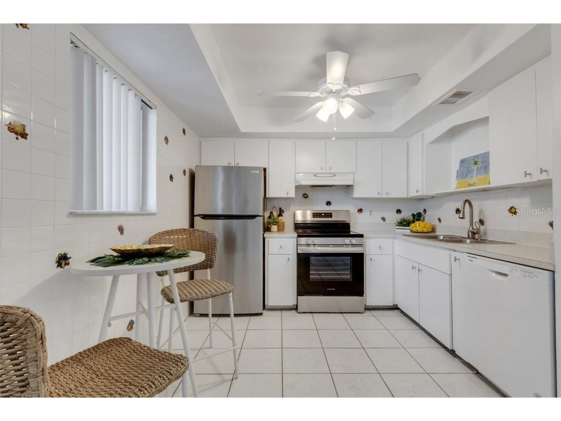 360 Base Avenue E #413 Venice FL 34285 N6138524 image3