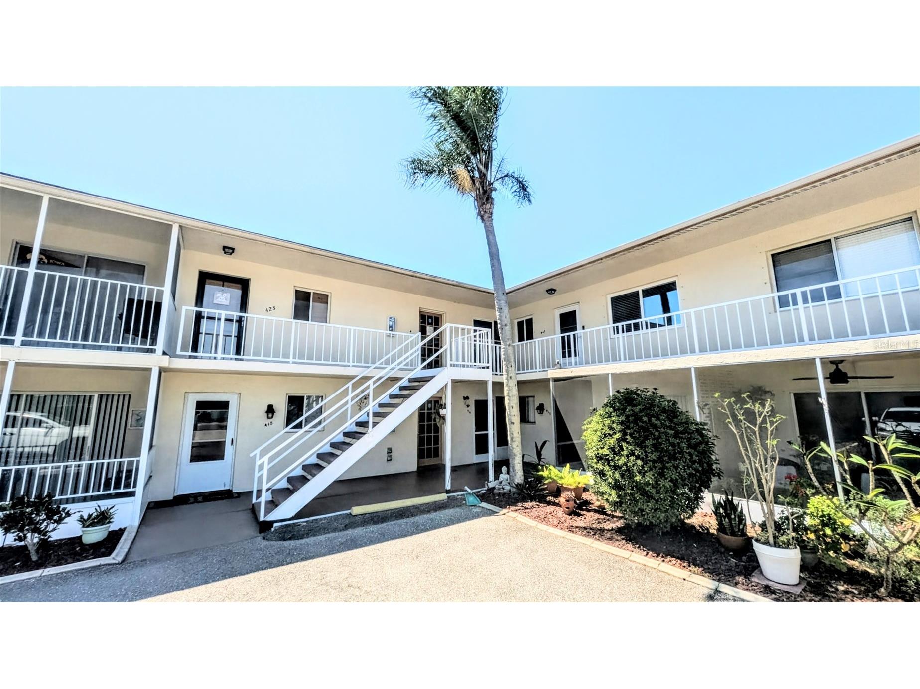 360 Base Avenue E #424 Venice FL 34285 A4683944 image1