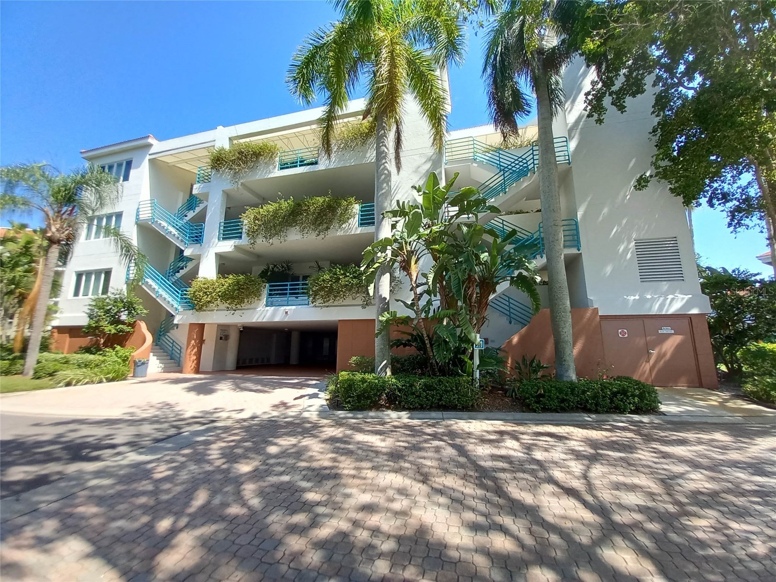 360 Gulf Of Mexico Drive #312 Longboat Key FL 34228 - SARASOTA BAY A4687695 image2