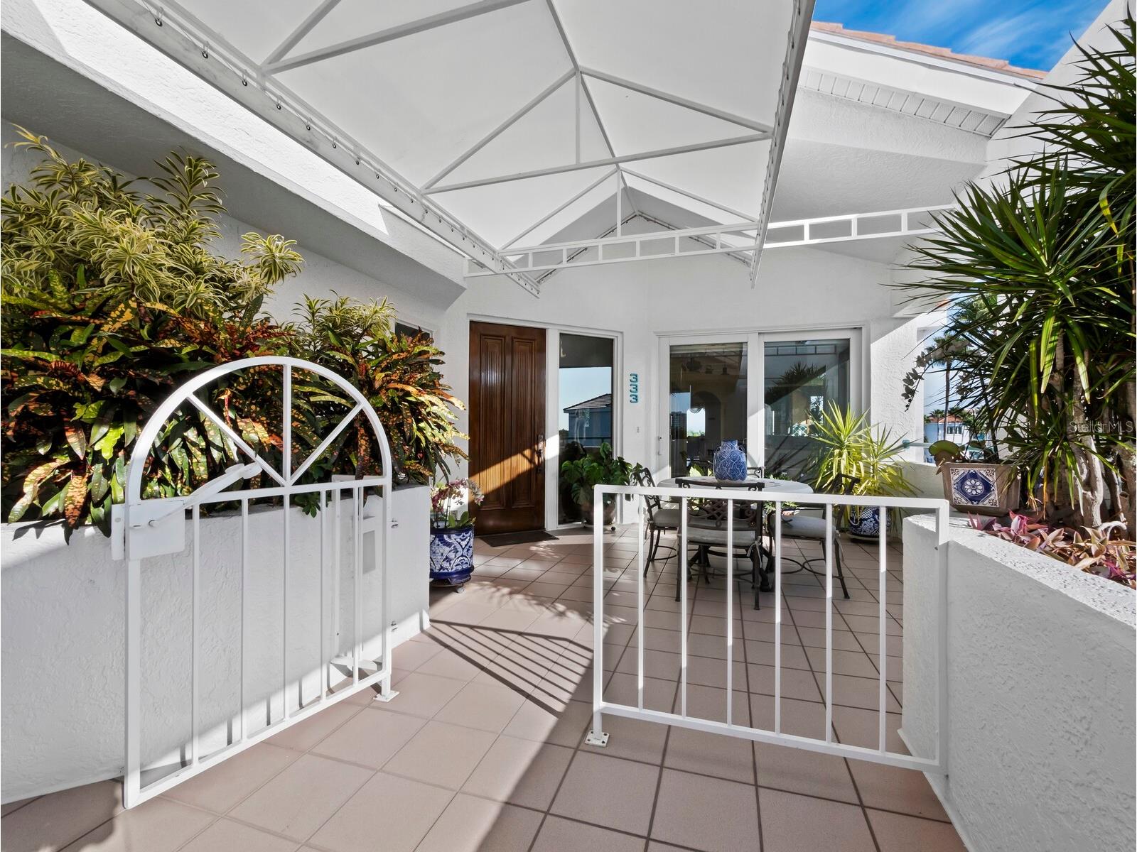 360 Gulf Of Mexico Drive #333 Longboat Key FL 34228 - SARASOTA BAY A4675387 image2