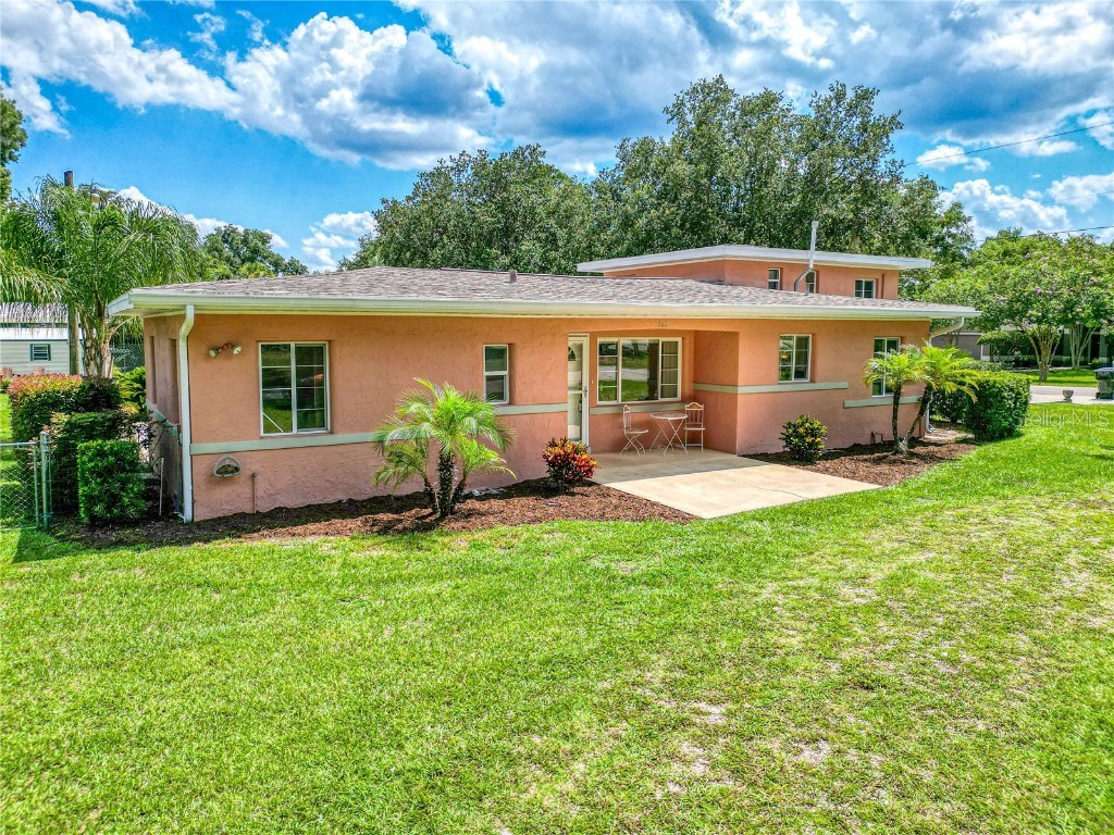 360 W University Avenue Orange City FL 32763 V4937272 image1