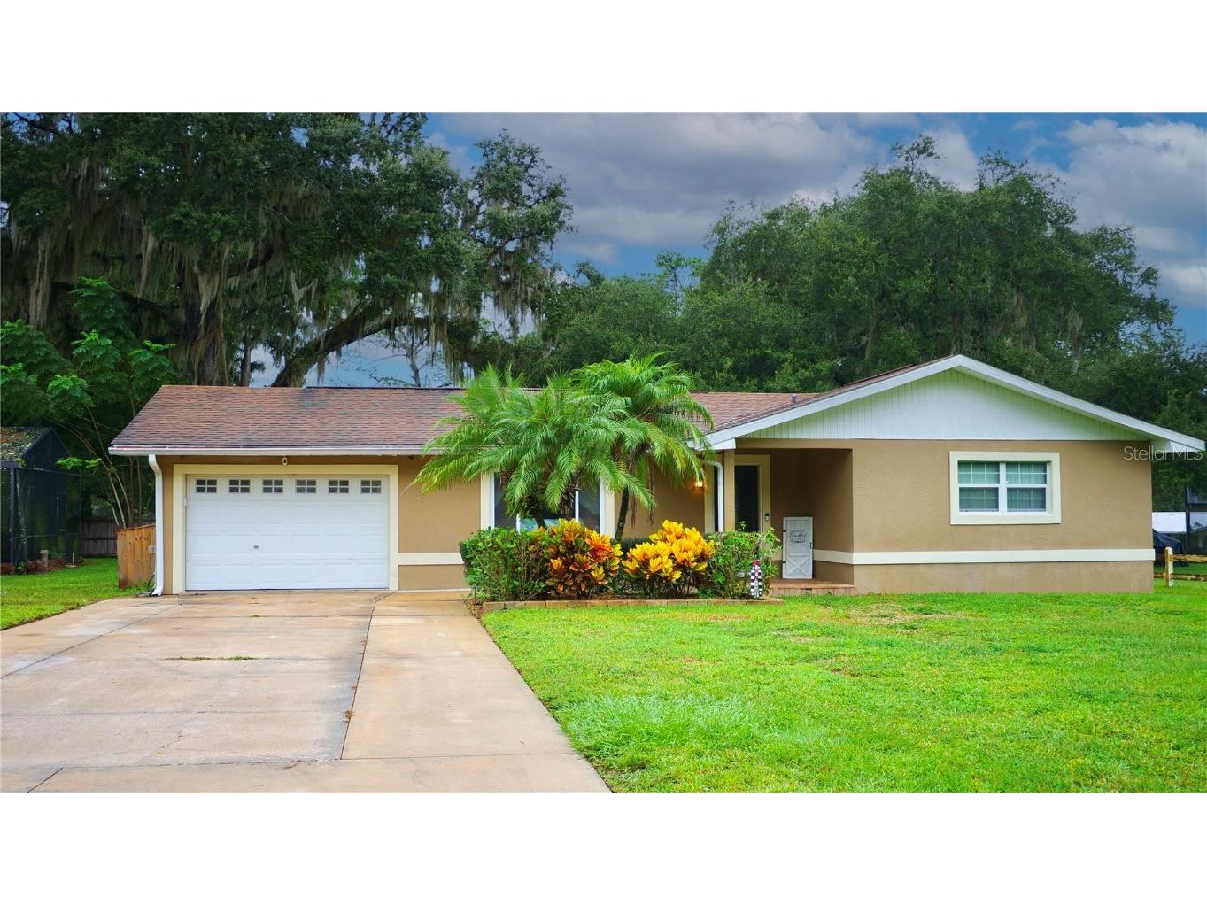 36001 Clear Lake Dr. Eustis FL 32736 O6146242 image1