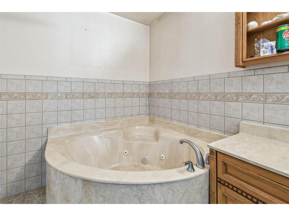 3601 27th Avenue S Saint Petersburg FL 33711 TB8400728 image32