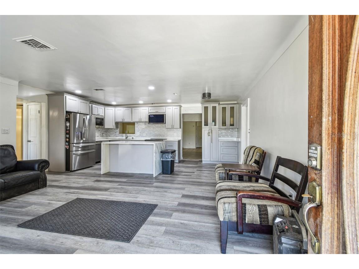 3601 27th Avenue S Saint Petersburg FL 33711 TB8400728 image5