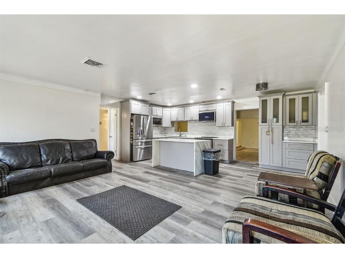 3601 27th Avenue S Saint Petersburg FL 33711 TB8400728 image6