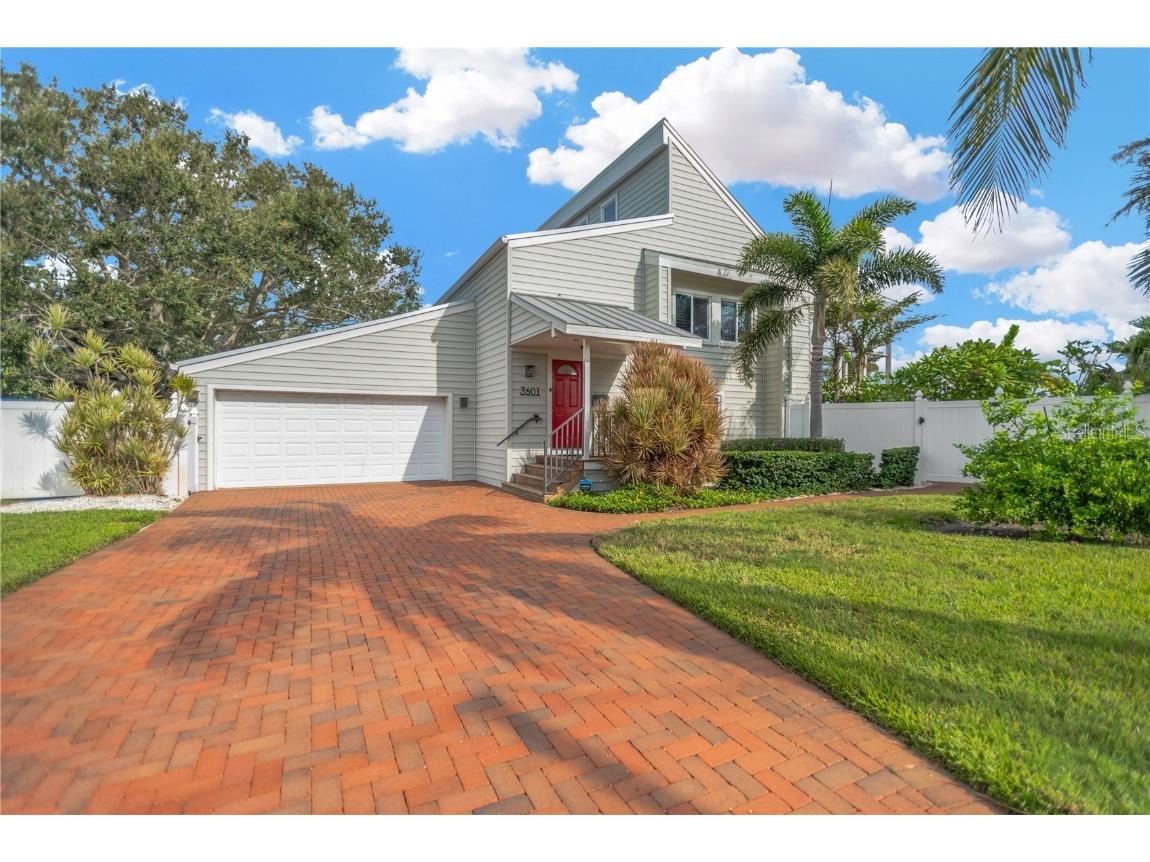3601 Coquina Key Drive SE Saint Petersburg FL 33705 - BIG BAYOU TB8428249 image1