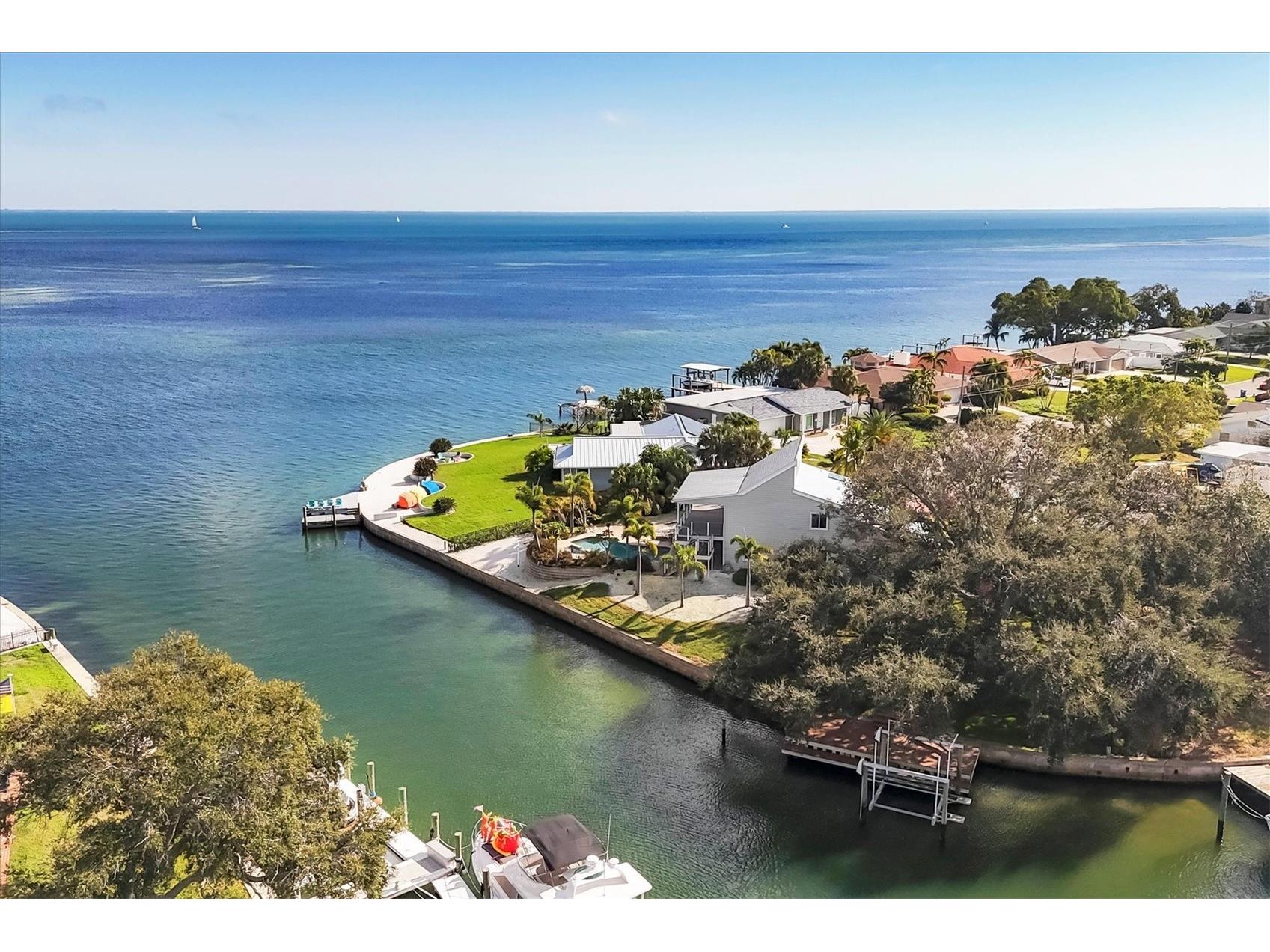 3601 Coquina Key Drive SE Saint Petersburg FL 33705 TB8464803 image58