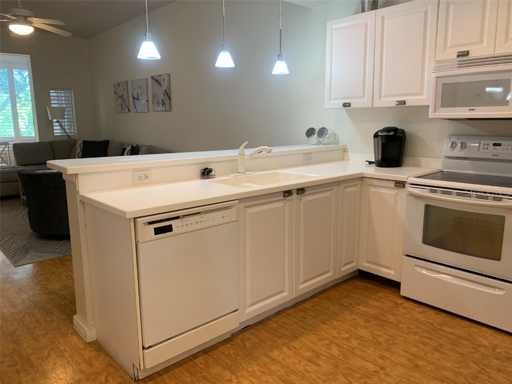 3605 54th Drive W #103 Bradenton FL 34210 A4670142 image5