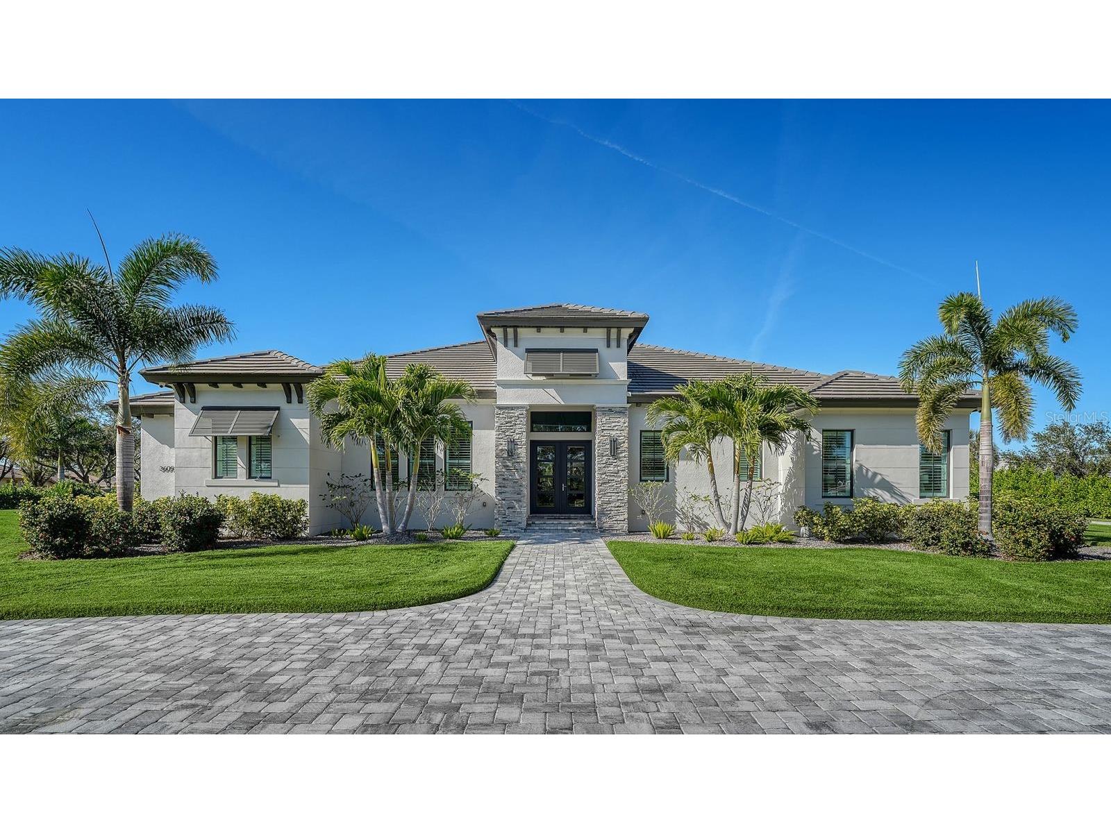 3605 Beneva Oaks Circle Sarasota FL 34238 A4676766 image1