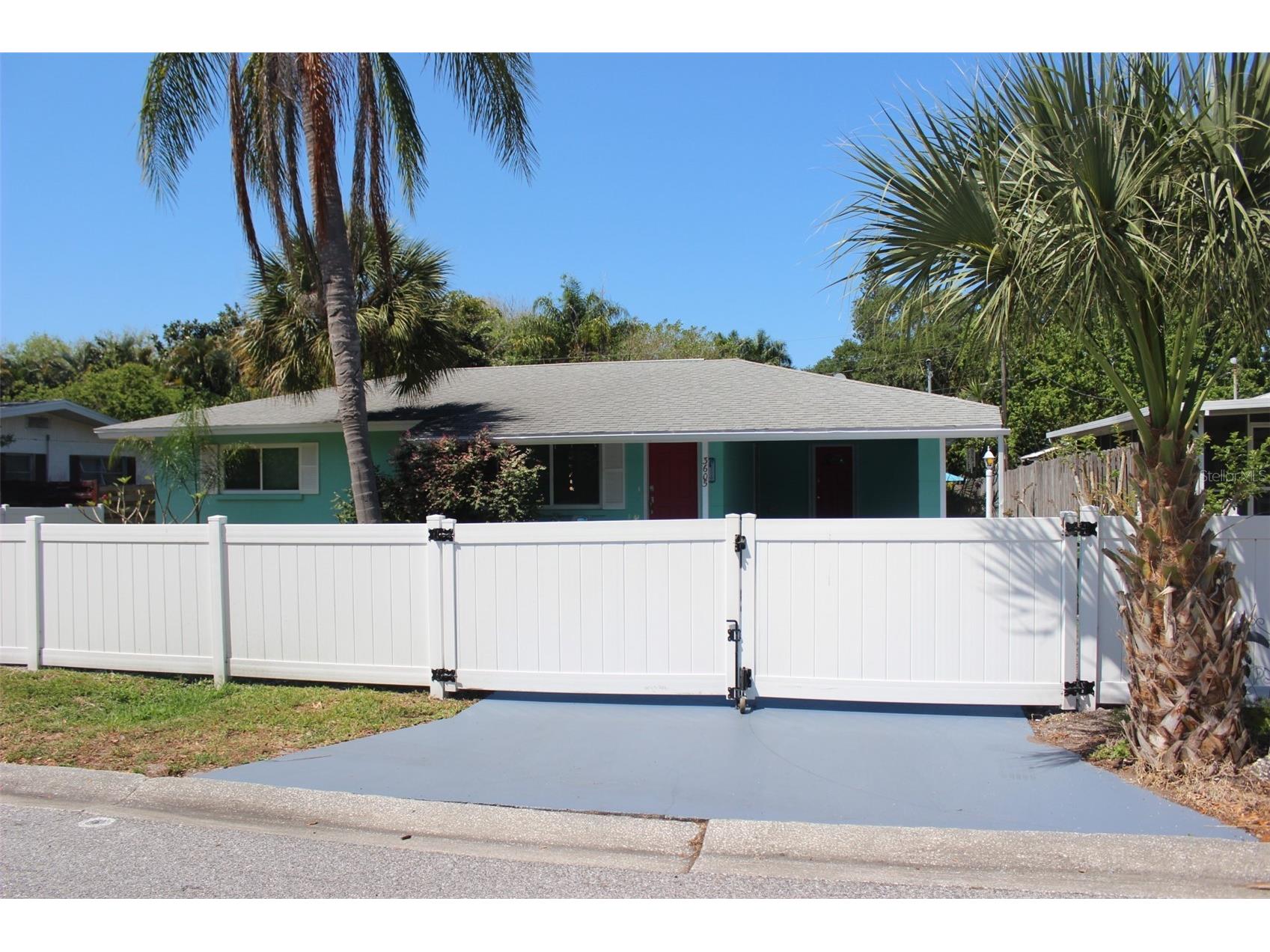 3605 Iroquois Avenue Sarasota FL 34234 A4655243 image32