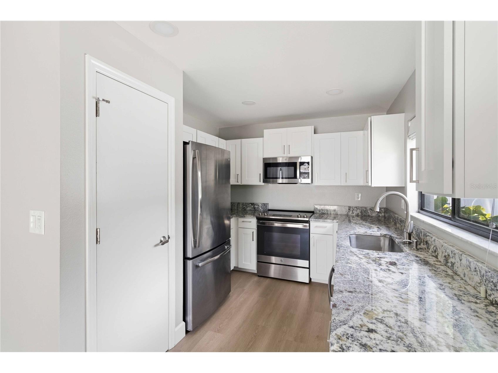 3605 Shady Brook Lane Sarasota FL 34243 A4687854 image13