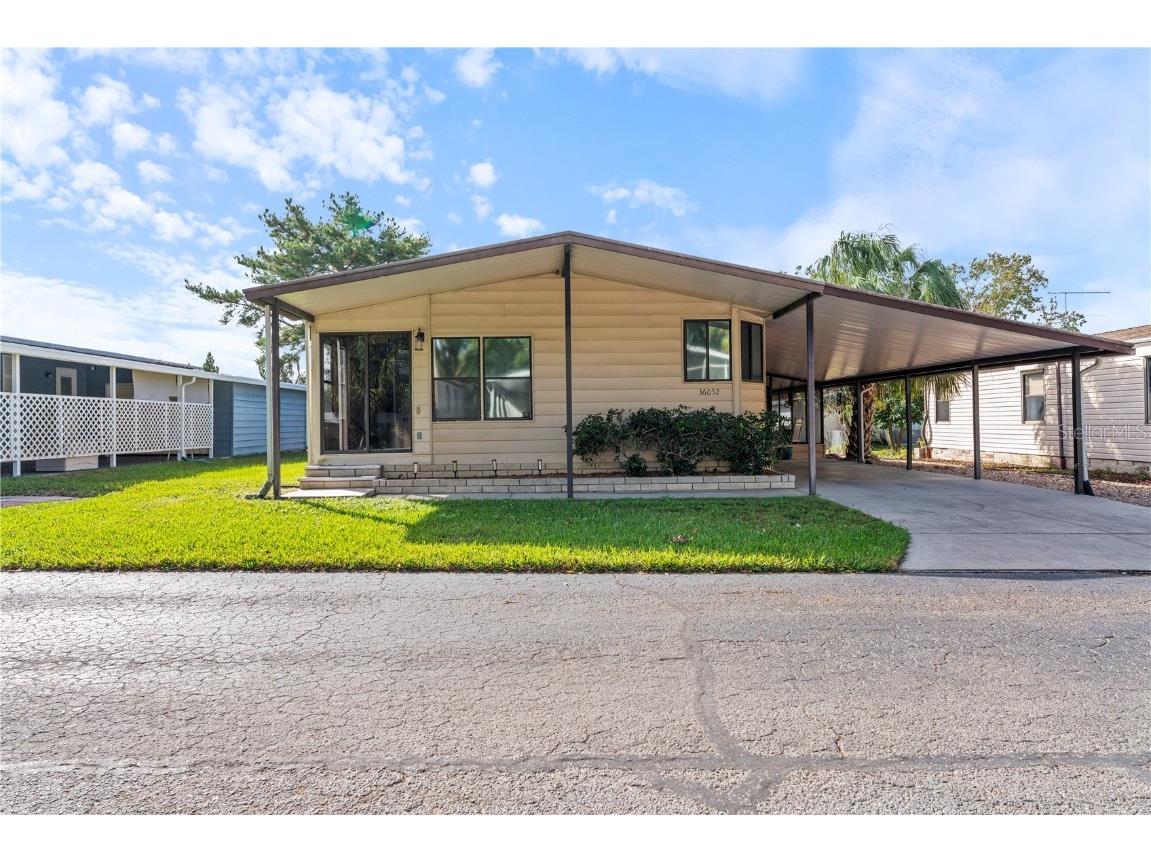 36052 Aster Avenue Zephyrhills FL 33541 L4948117 image1
