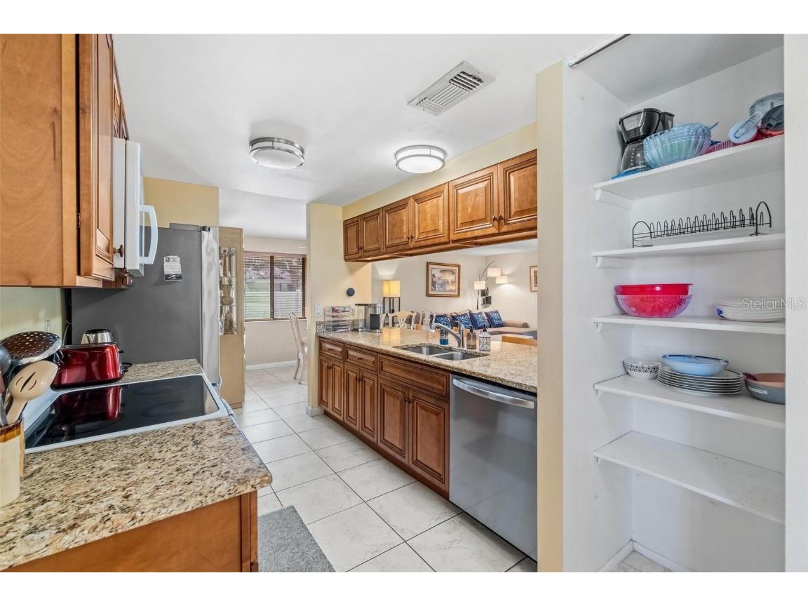 3606 64th Street W Bradenton FL 34209 C7515871 image5