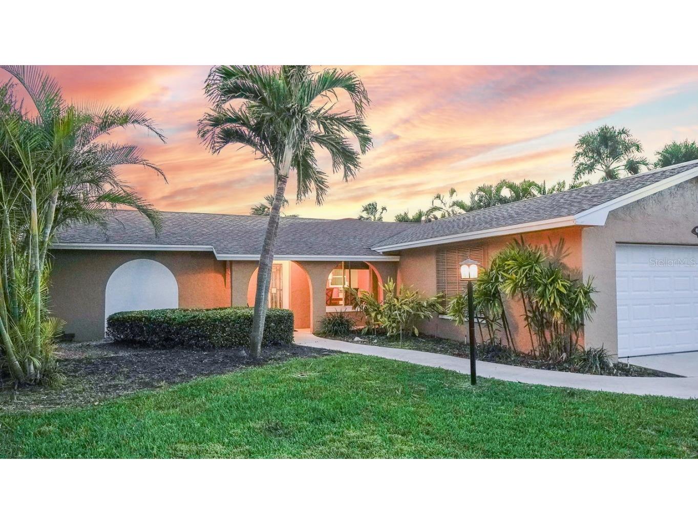 3606 Belle Vista Drive E Saint Pete Beach FL 33706 TB8389739 image1