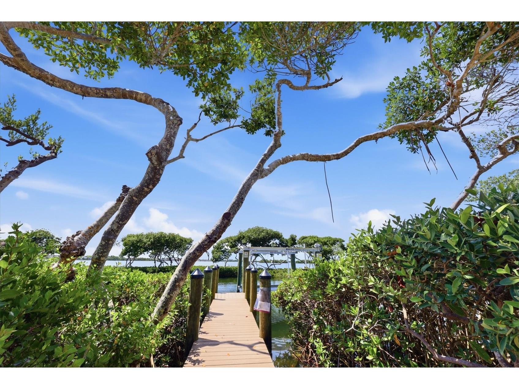 3606 Fair Oaks Place Longboat Key FL 34228 A4694394 image2
