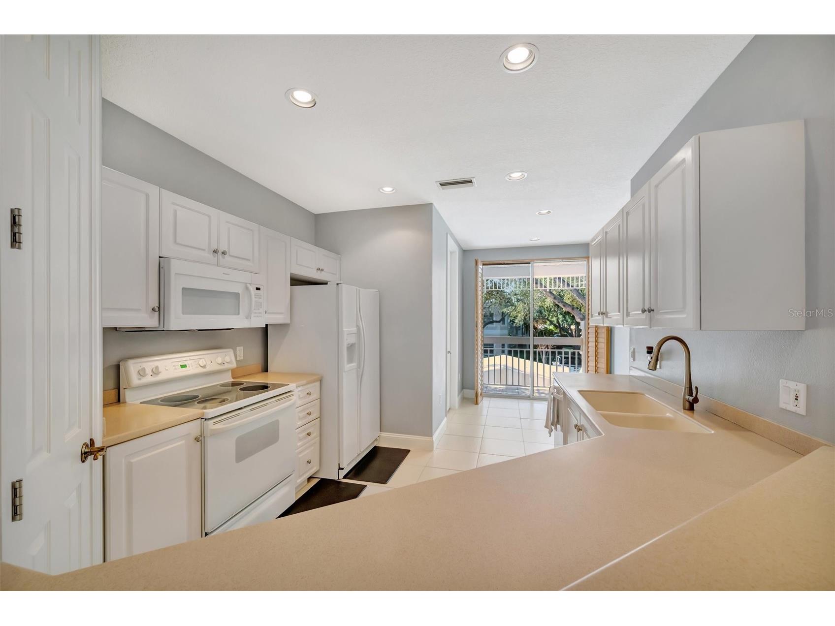 3608 54th Drive W #202 Bradenton FL 34210 A4679378 image17