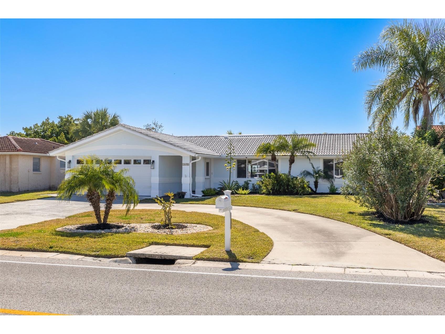 3608 Floramar Terrace New Port Richey FL 34652 W7882898 image2