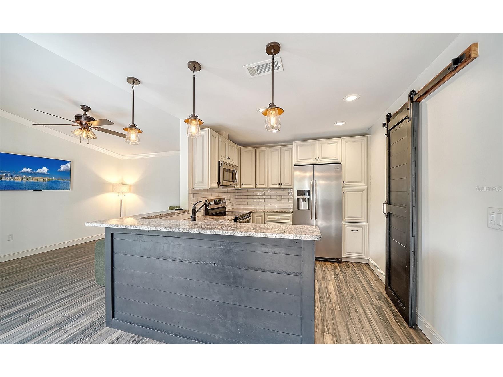 361 Bearded Oaks Circle Sarasota FL 34232 A4693575 image10