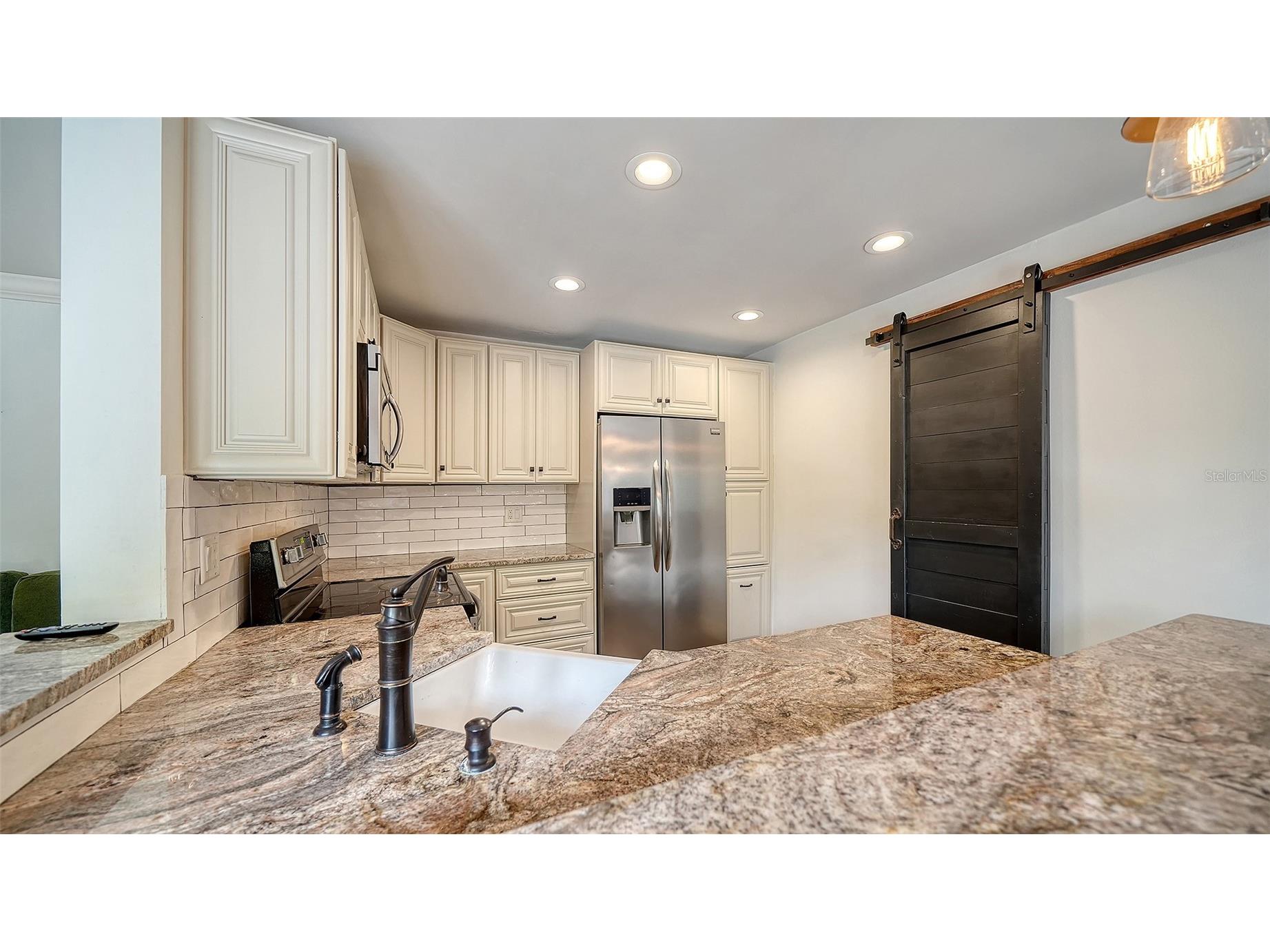 361 Bearded Oaks Circle Sarasota FL 34232 A4693575 image11