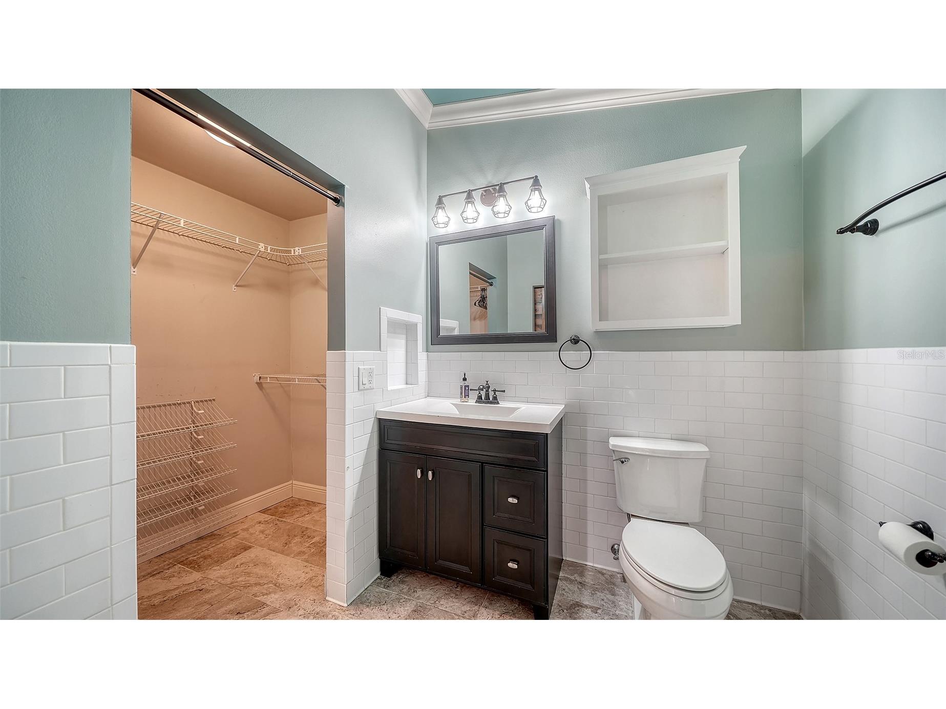 361 Bearded Oaks Circle Sarasota FL 34232 A4693575 image24