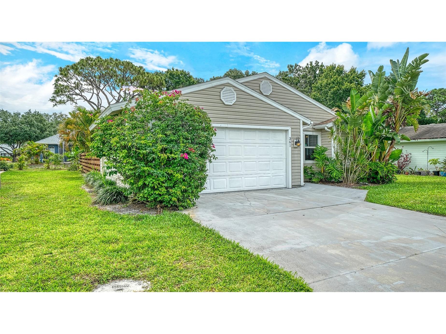 361 Bearded Oaks Circle Sarasota FL 34232 A4693575 image3