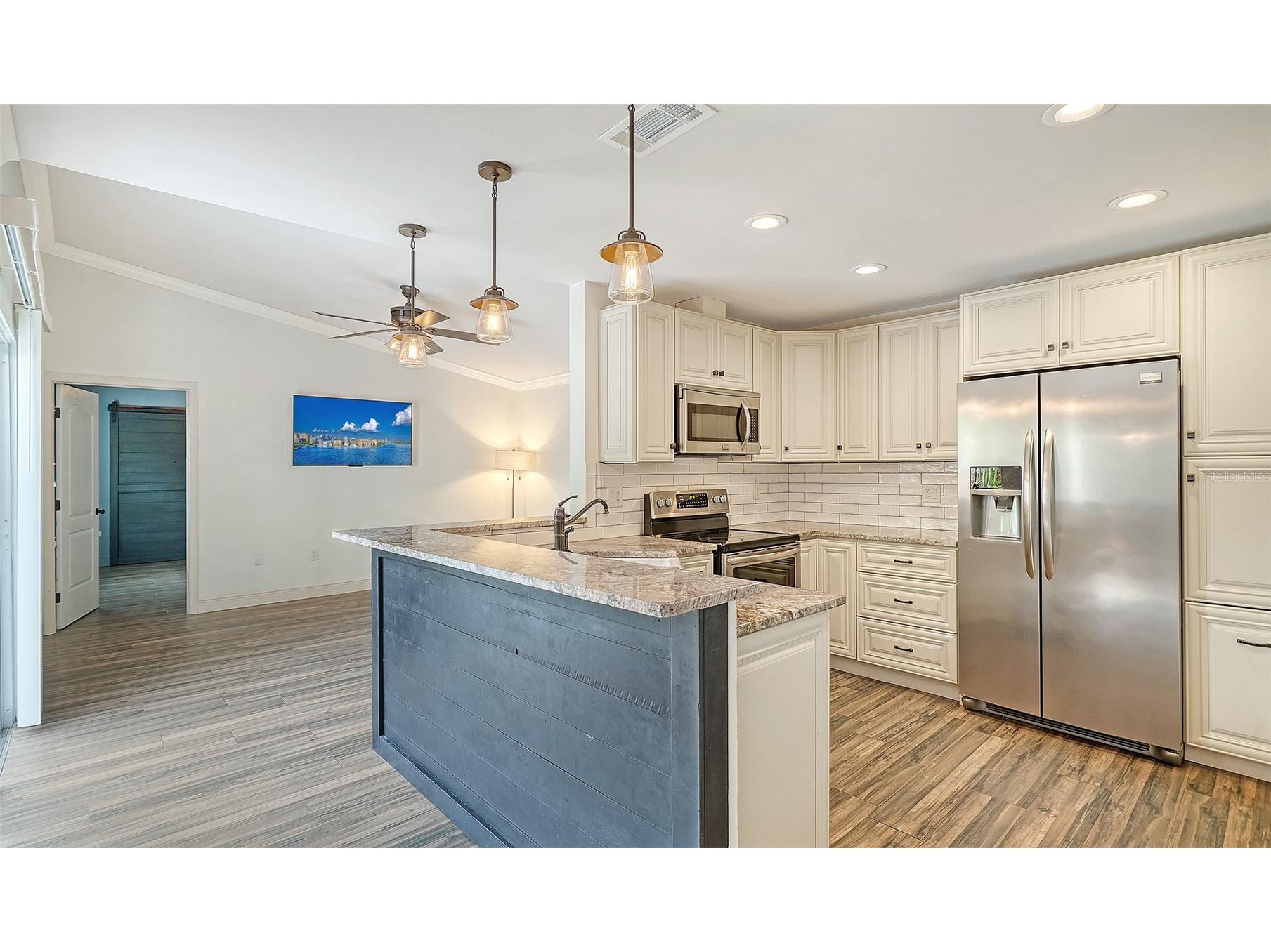 361 Bearded Oaks Circle Sarasota FL 34232 A4693575 image6