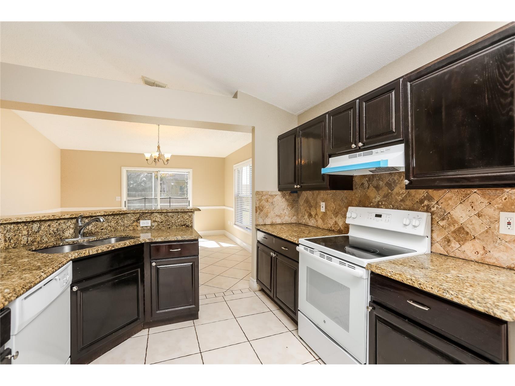 361 Corsica Court Kissimmee FL 34758 C7524262 image6