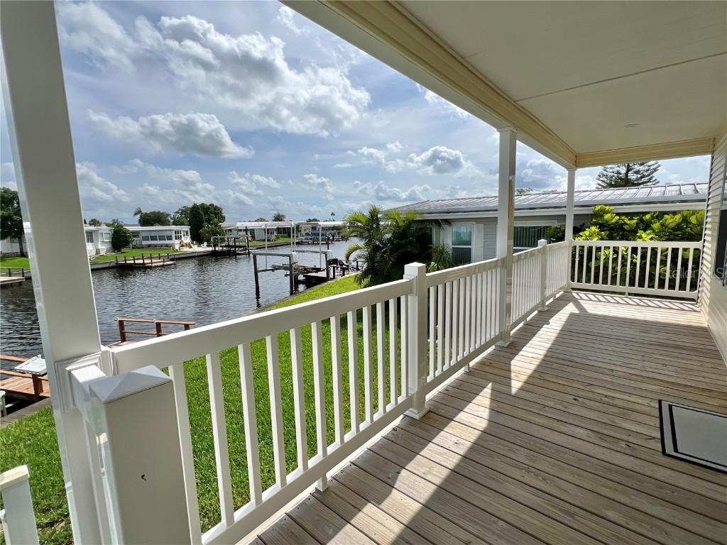 361 Mount Isle Avenue NE #402 Saint Petersburg FL 33702 - TAMPA BAY U8247230 image1