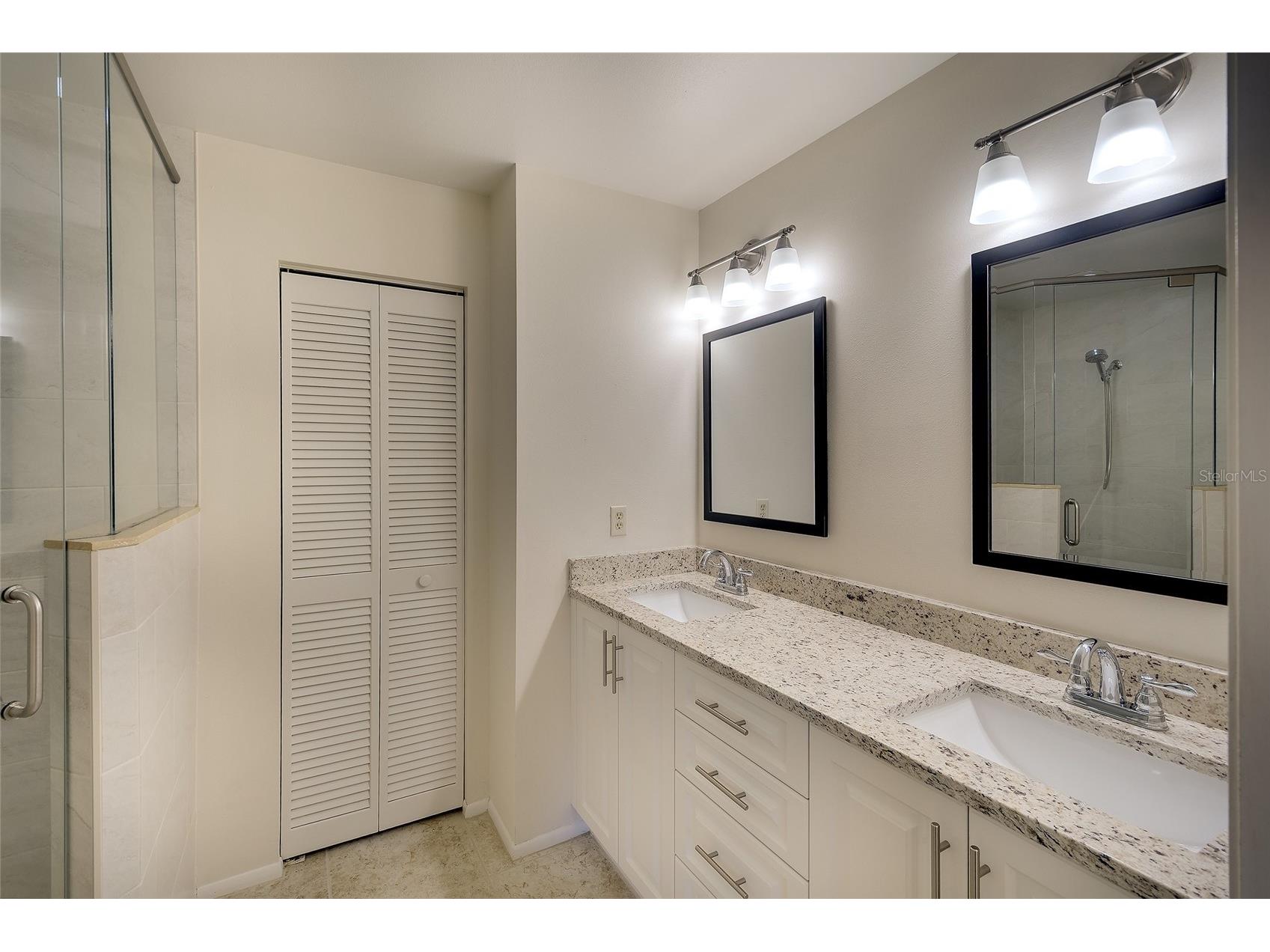 361 Oak Hill Drive #3 Sarasota FL 34232 A4681110 image21