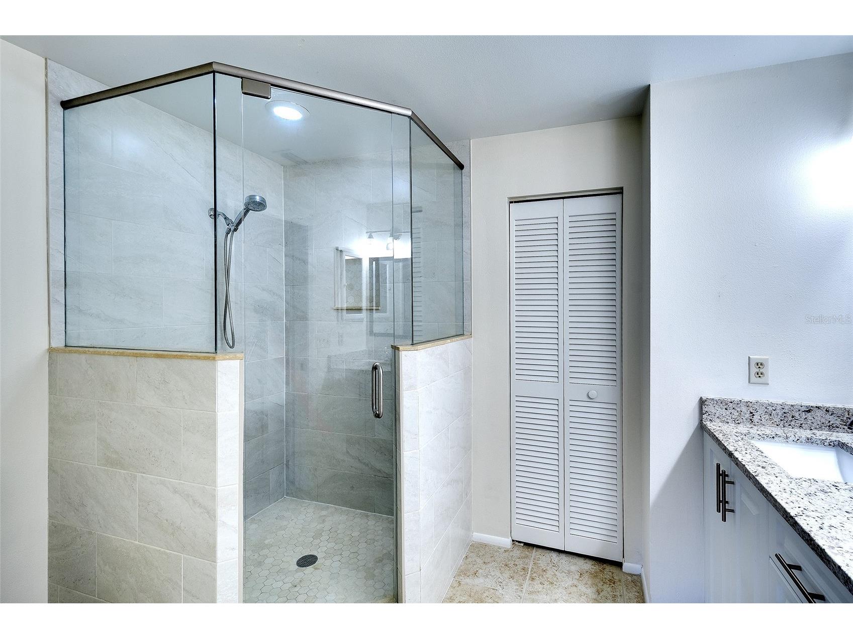 361 Oak Hill Drive #3 Sarasota FL 34232 A4681110 image23