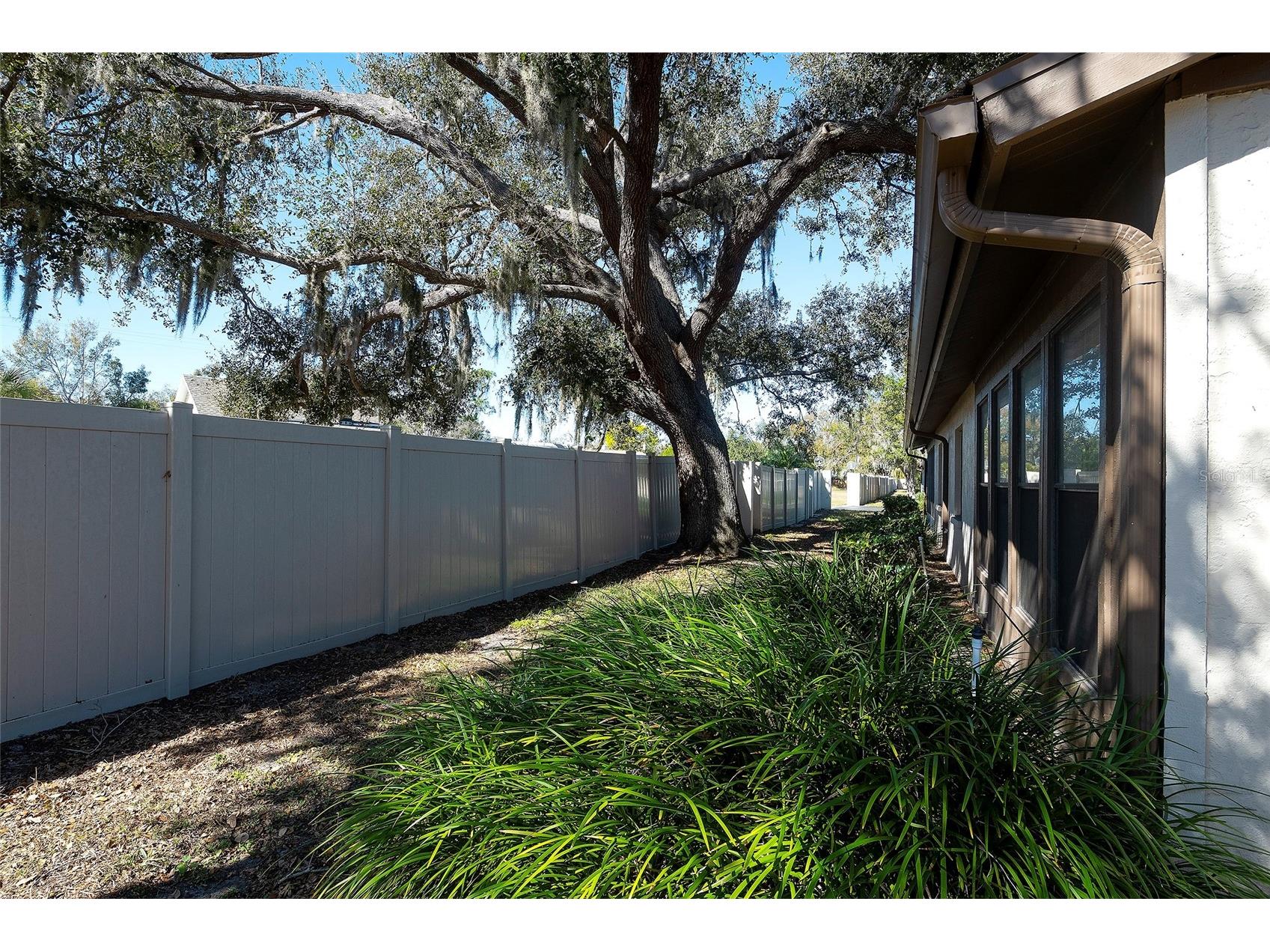 361 Oak Hill Drive #3 Sarasota FL 34232 A4681110 image36