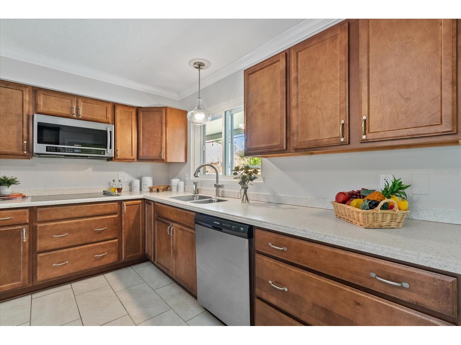 361 Scott Avenue Sarasota FL 34243 A4692752 image17
