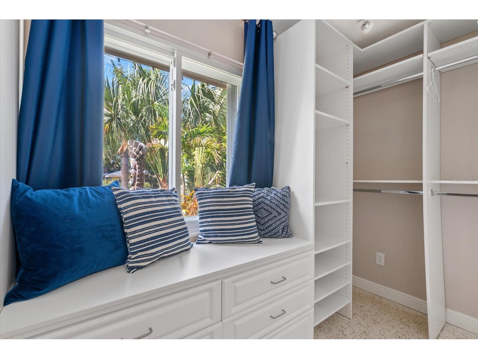 361 Scott Avenue Sarasota FL 34243 A4692752 image27
