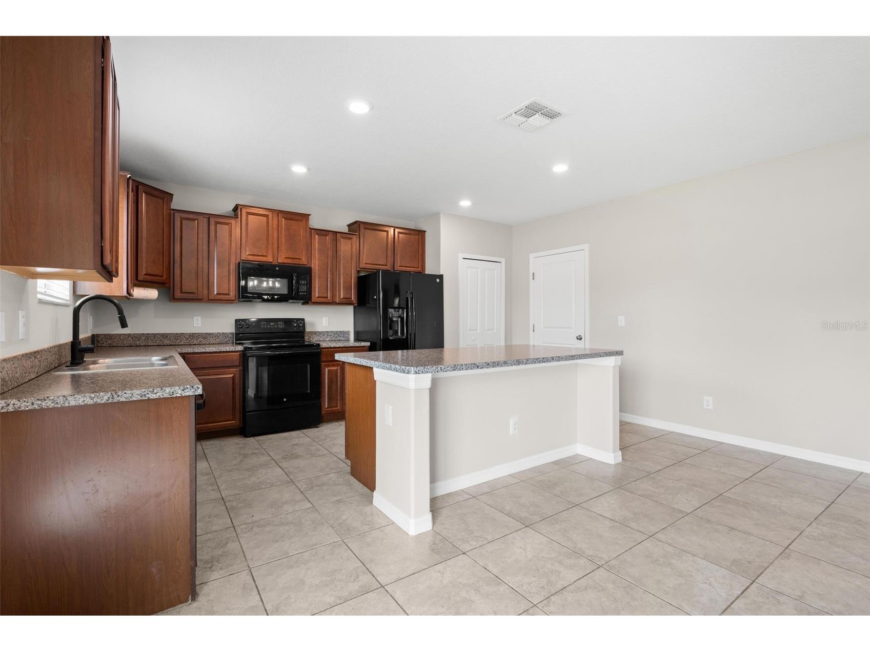 36101 Stable Wilk Avenue Zephyrhills FL 33541 TB8517987 image5
