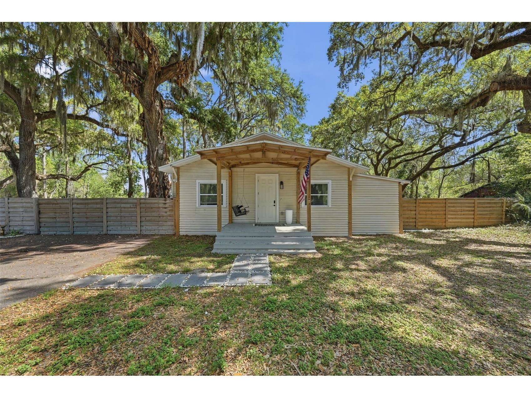 36104 Emeralda Avenue Leesburg FL 34788 OM720565 image1