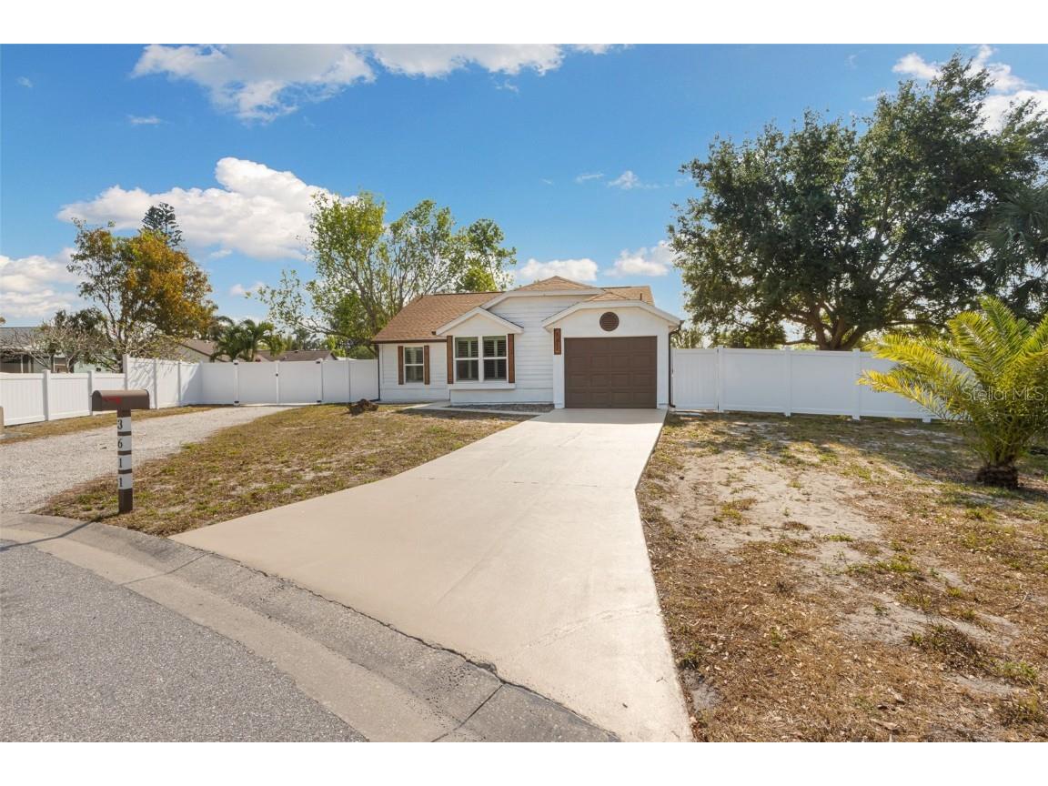 3611 69th Street W Bradenton FL 34209 A4566514 image1