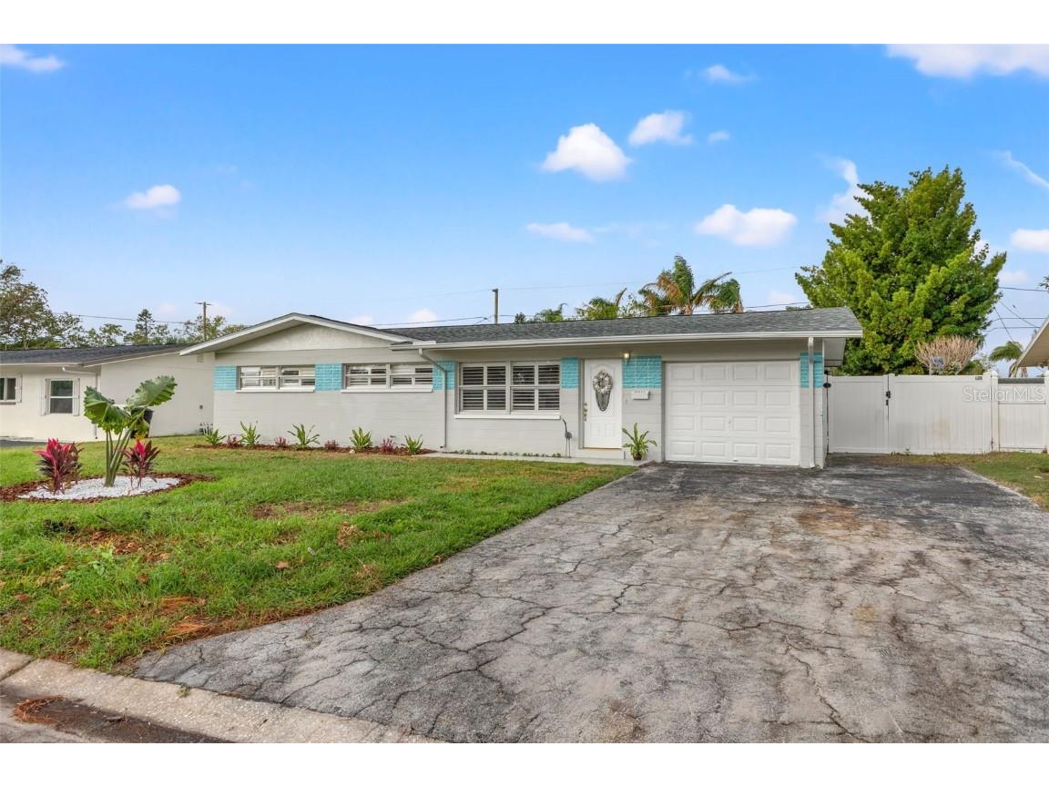 3611 Searobin Dr Se Saint Petersburg FL 33705 TB8323570 image1