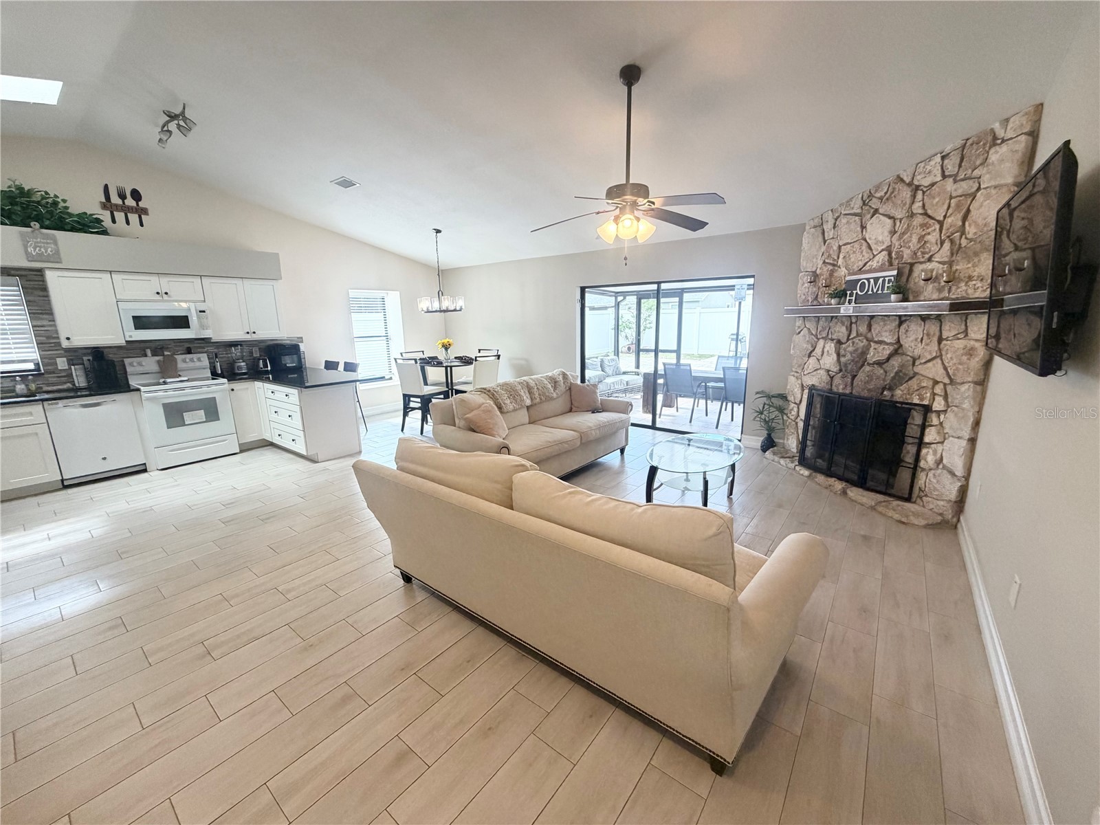 3612 75th Drive E Sarasota FL 34243 C7526270 image7