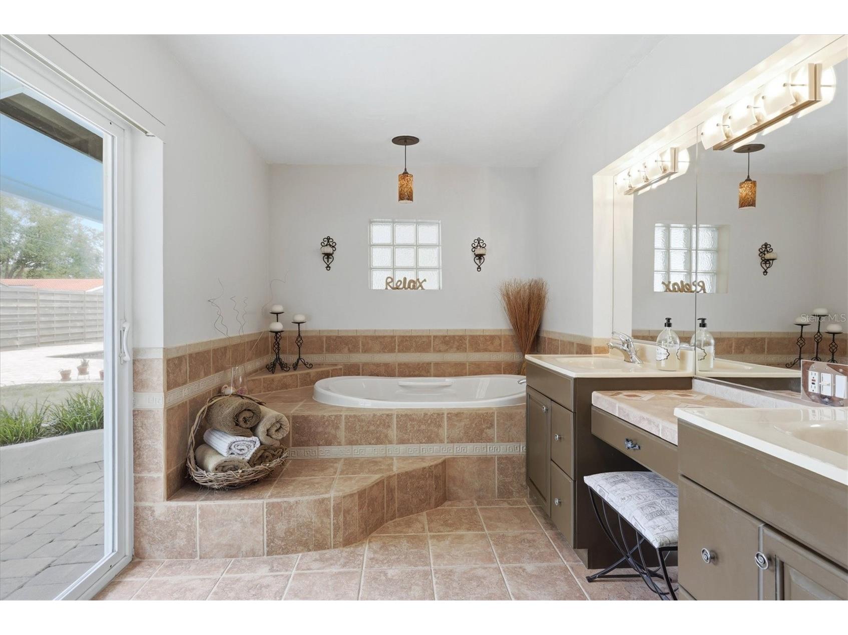 3612 S Lockwood Ridge Road Sarasota FL 34239 A4696876 image25