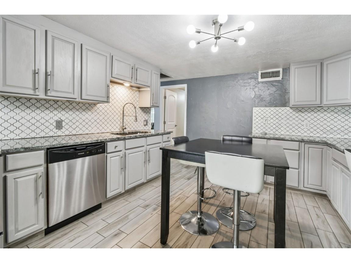 3613 W Minnehaha Street Tampa FL 33614 TB8442484 image11