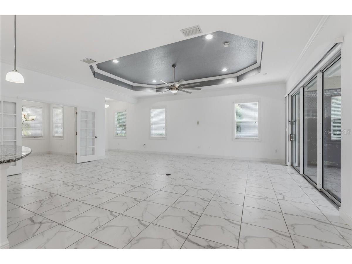 3613 Woodcliff Lake Terrace Sarasota FL 34243 A4696019 image12