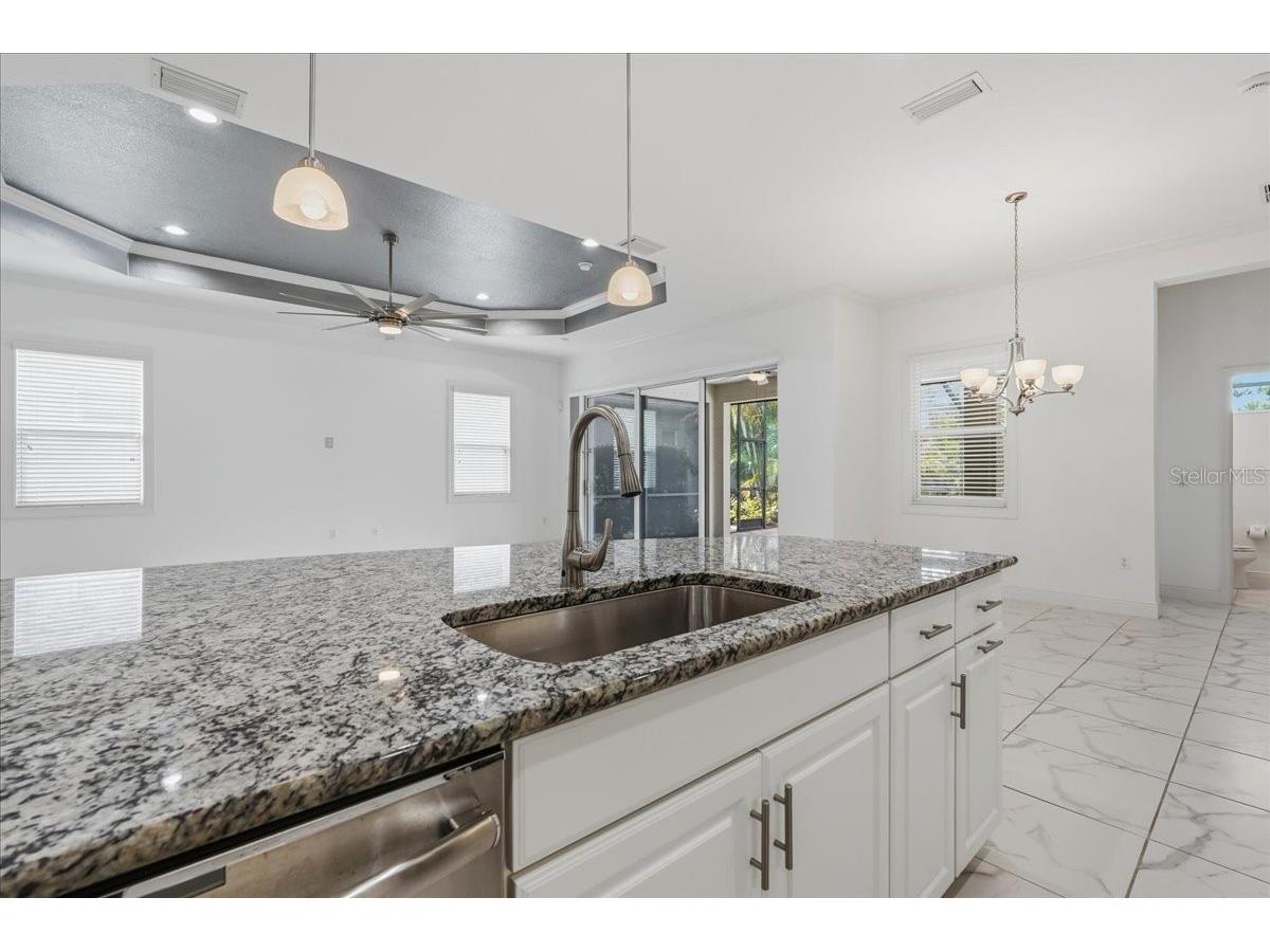 3613 Woodcliff Lake Terrace Sarasota FL 34243 A4696019 image18