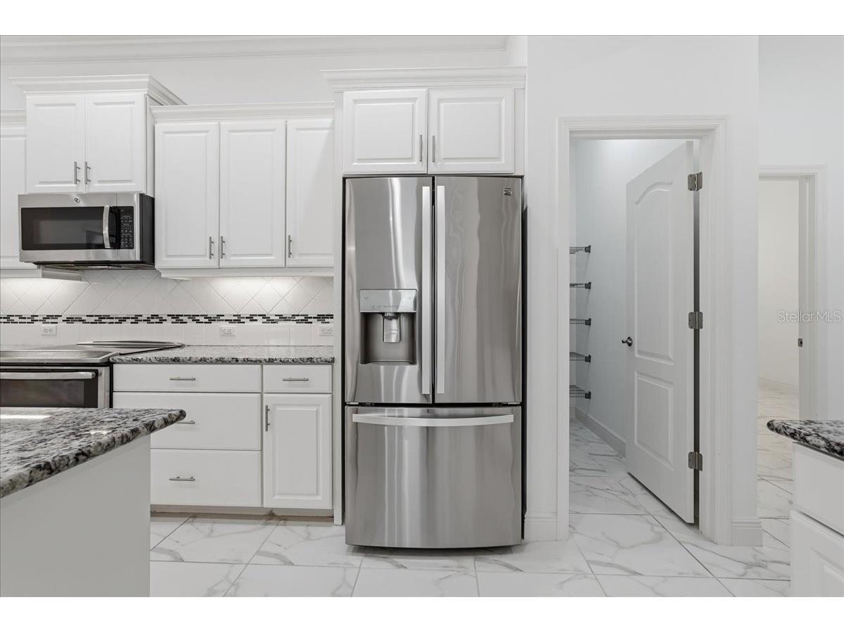 3613 Woodcliff Lake Terrace Sarasota FL 34243 A4696019 image20