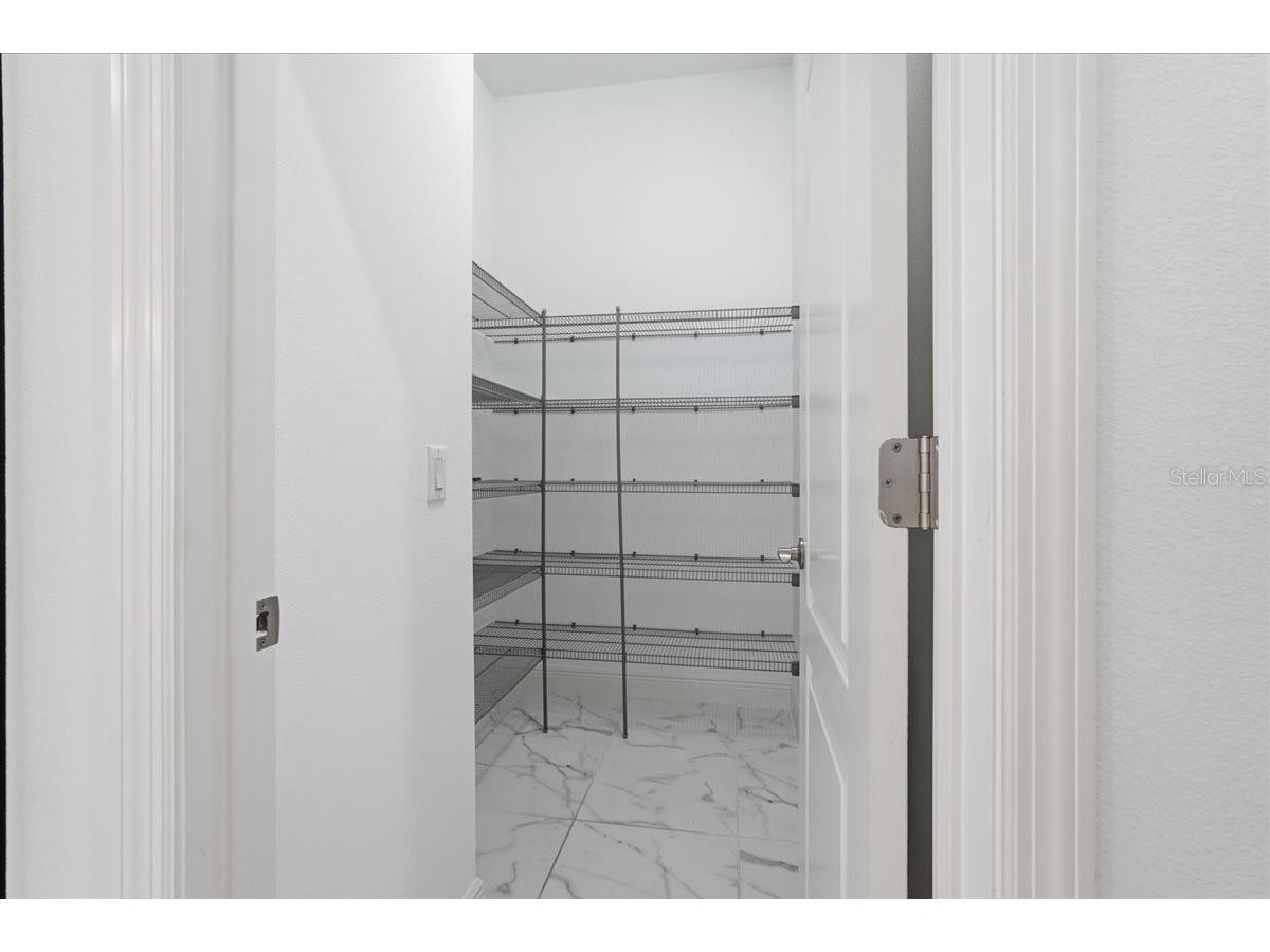3613 Woodcliff Lake Terrace Sarasota FL 34243 A4696019 image22