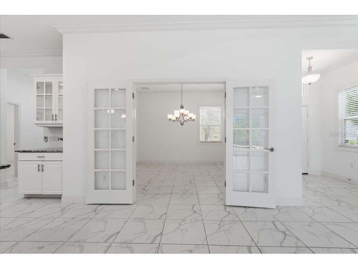 3613 Woodcliff Lake Terrace Sarasota FL 34243 A4696019 image24