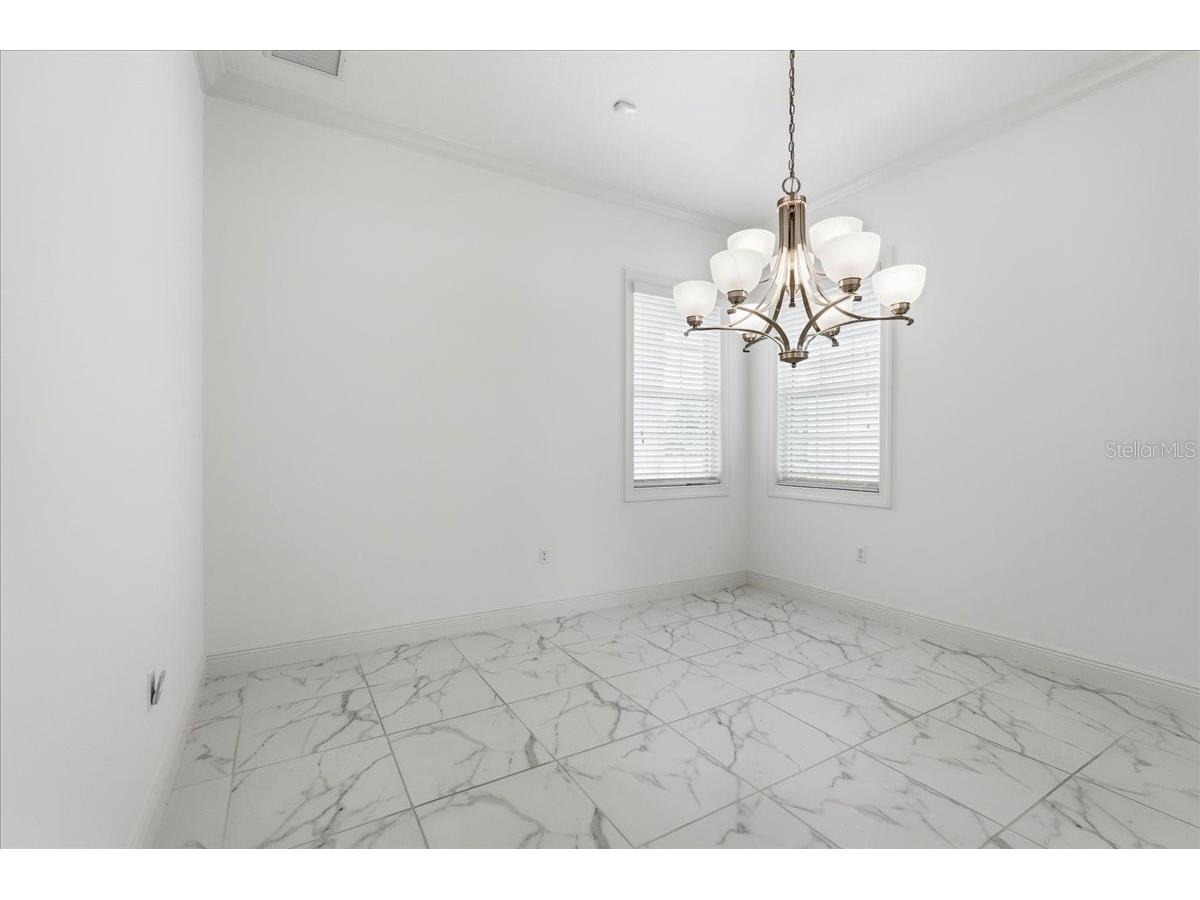 3613 Woodcliff Lake Terrace Sarasota FL 34243 A4696019 image28