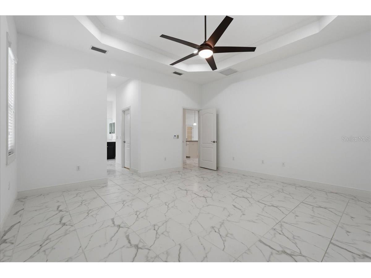3613 Woodcliff Lake Terrace Sarasota FL 34243 A4696019 image32