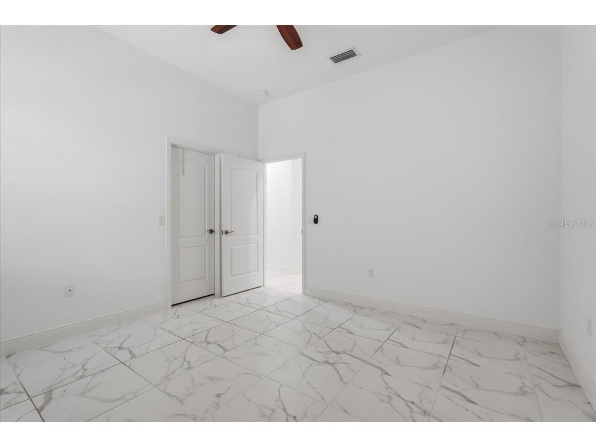 3613 Woodcliff Lake Terrace Sarasota FL 34243 A4696019 image46
