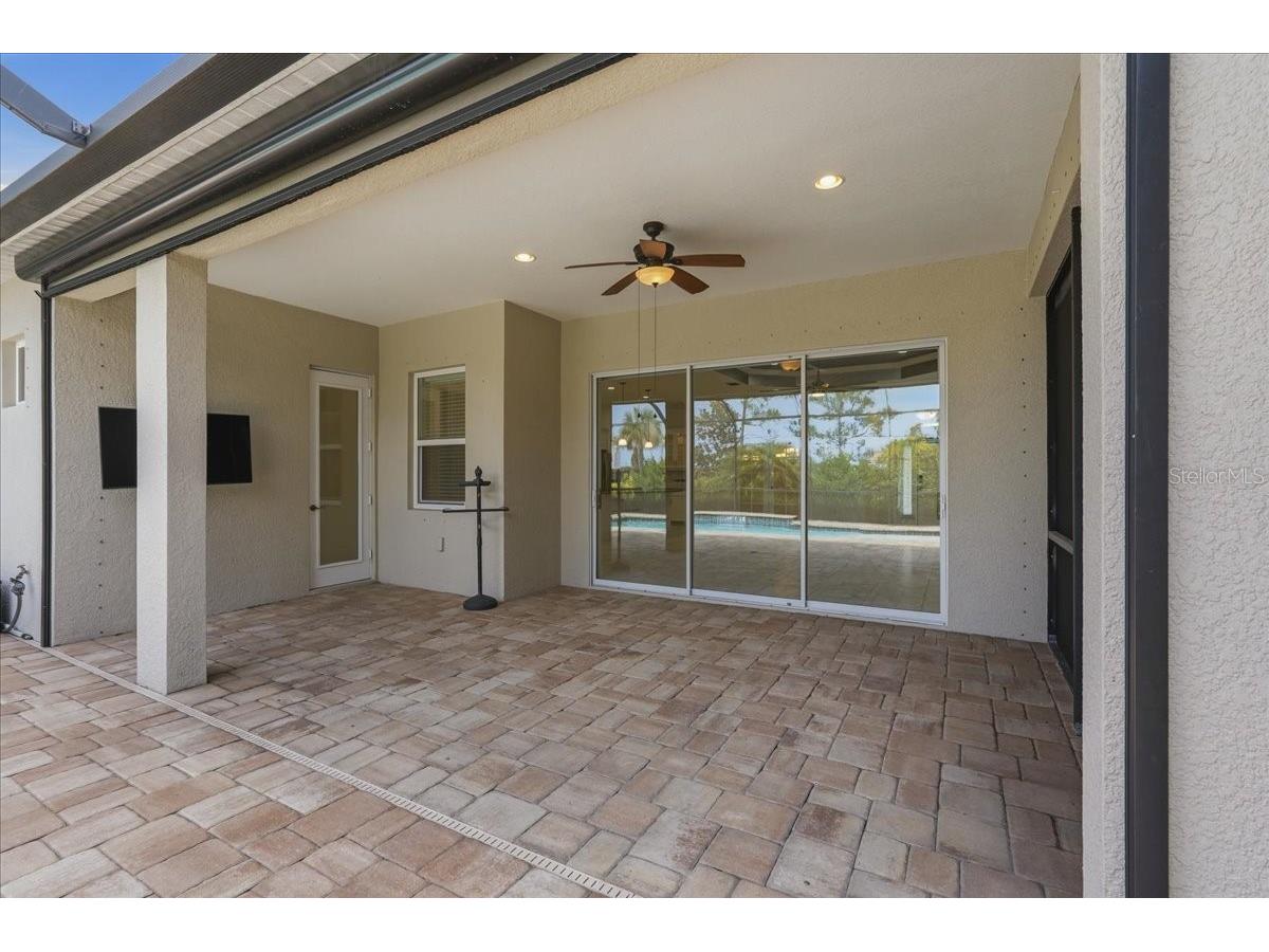 3613 Woodcliff Lake Terrace Sarasota FL 34243 A4696019 image49