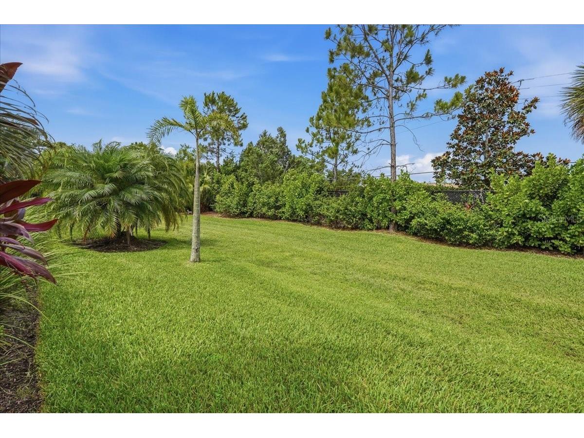 3613 Woodcliff Lake Terrace Sarasota FL 34243 A4696019 image56